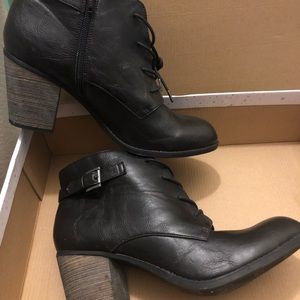 Crown Vintage block heel booties